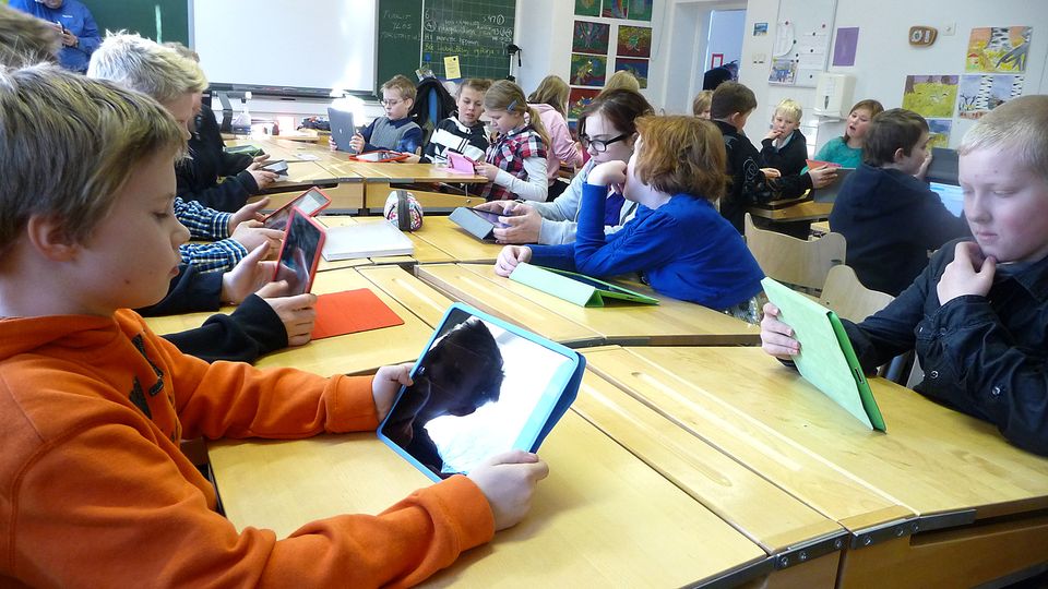2015-03-22-1427064540-5515540-TottijrvenkouluNokiaiPadhanke091112